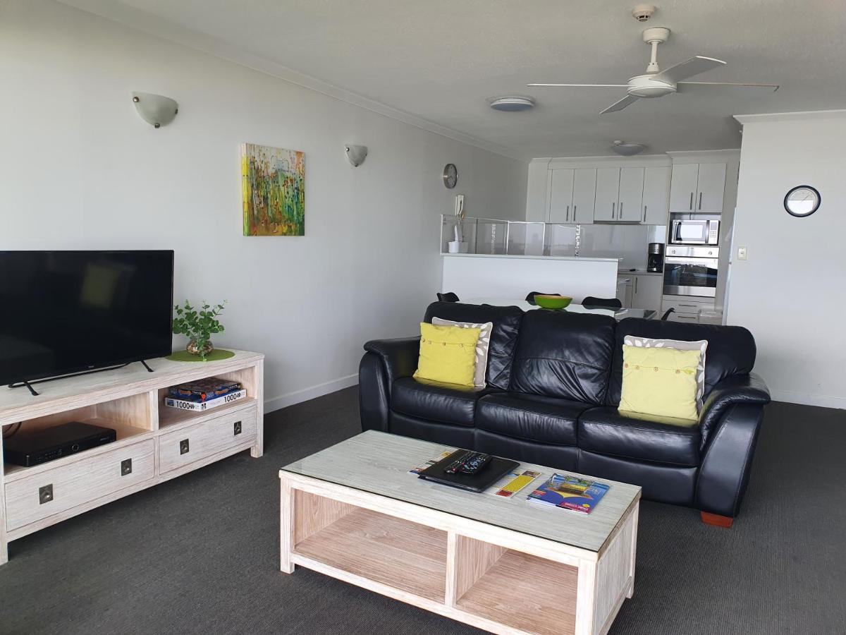 Pacific Surf Absolute Beachfront Apartments Gold Coast Exterior photo