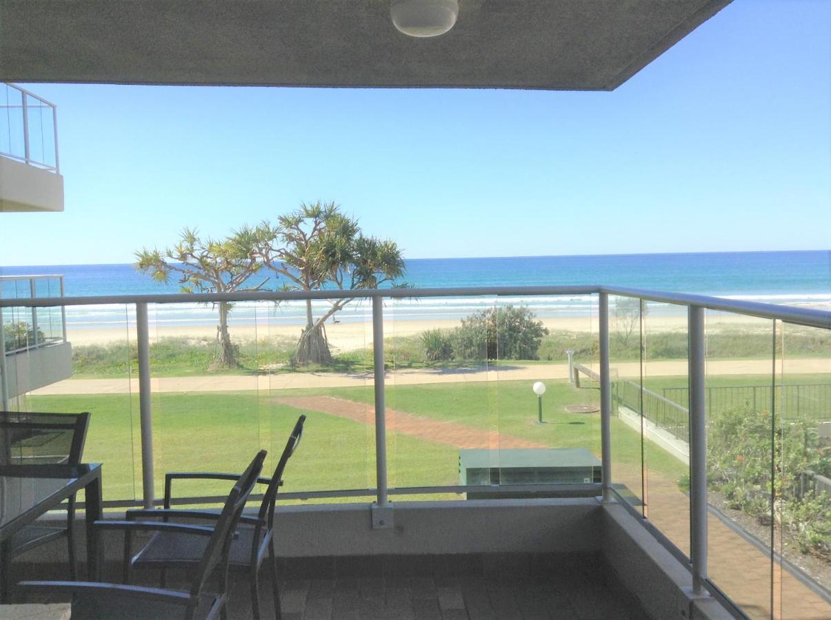 Pacific Surf Absolute Beachfront Apartments Gold Coast Exterior photo