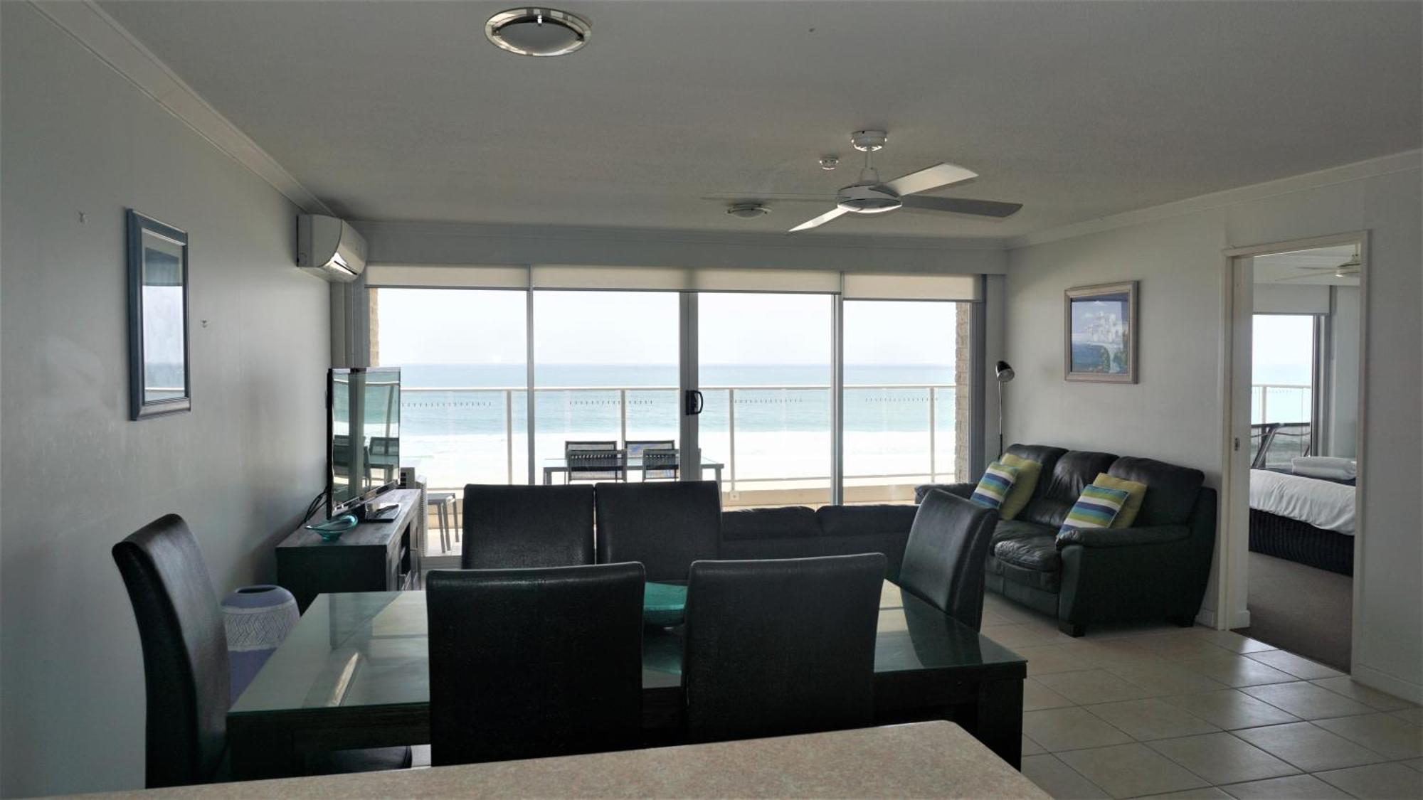 Pacific Surf Absolute Beachfront Apartments Gold Coast Exterior photo