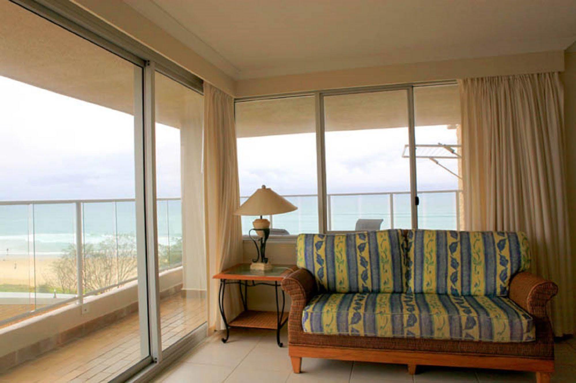 Pacific Surf Absolute Beachfront Apartments Gold Coast Exterior photo