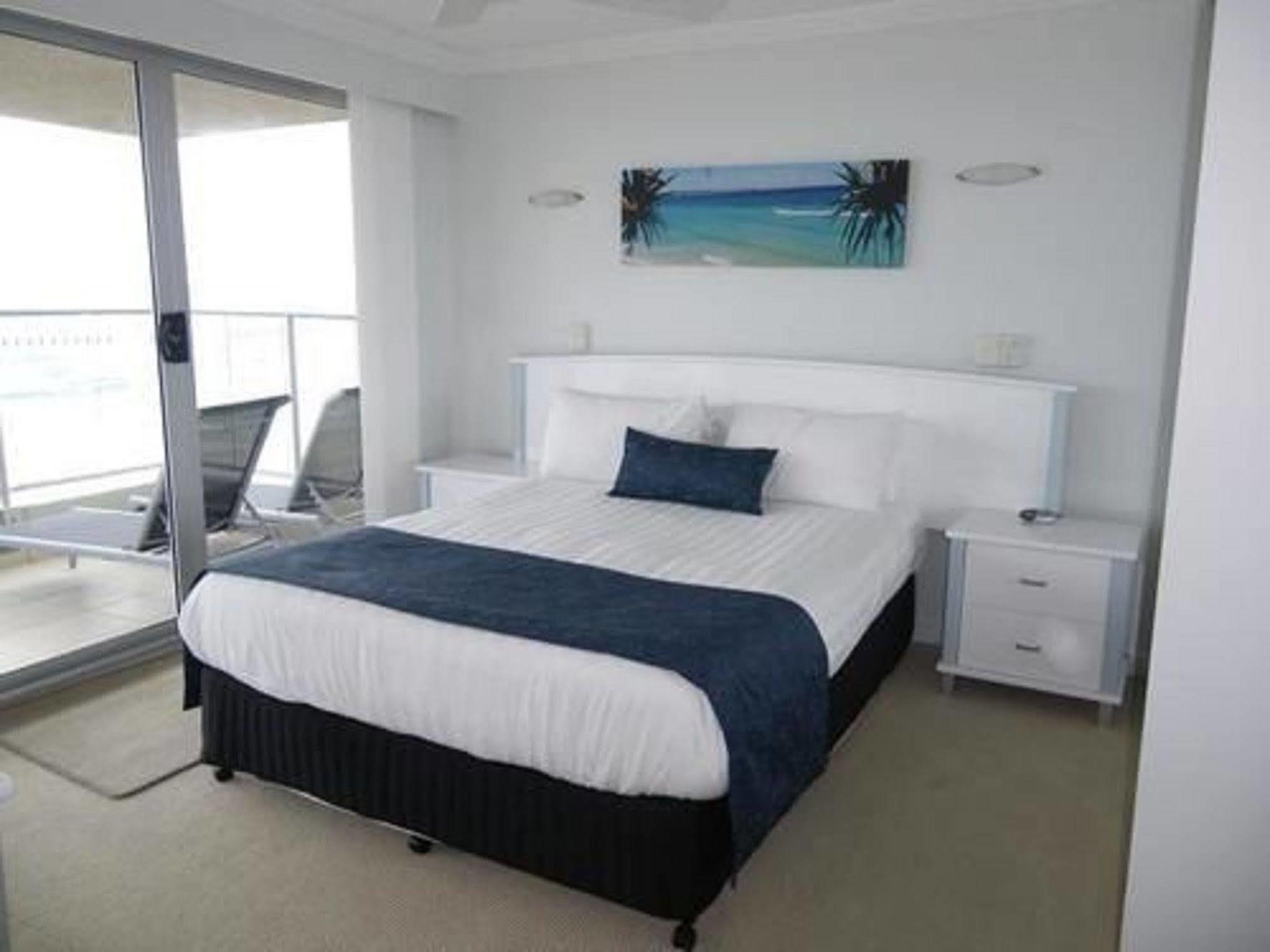 Pacific Surf Absolute Beachfront Apartments Gold Coast Exterior photo