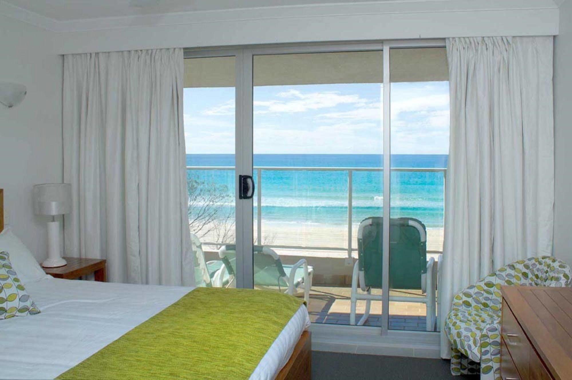 Pacific Surf Absolute Beachfront Apartments Gold Coast Exterior photo