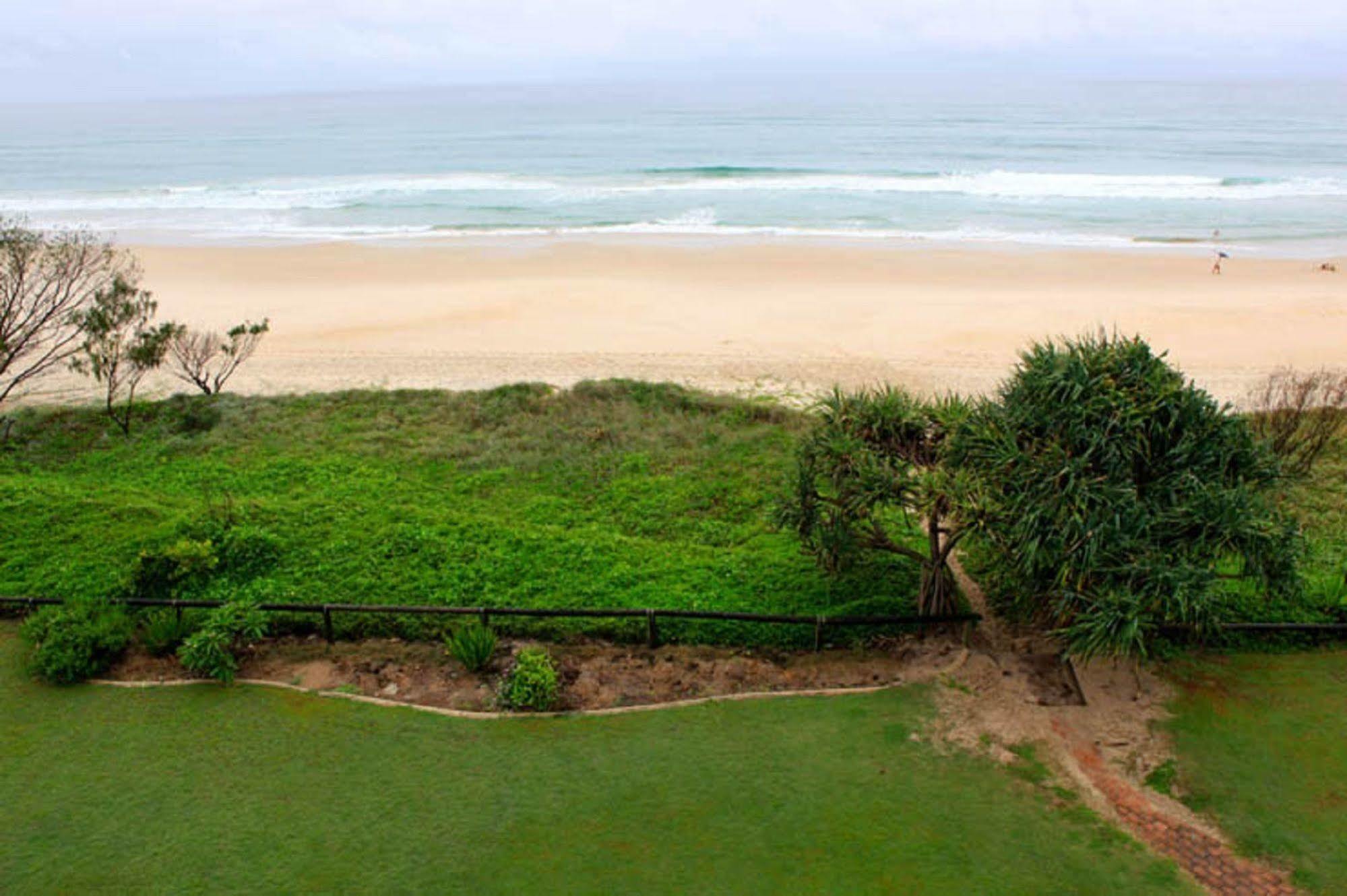 Pacific Surf Absolute Beachfront Apartments Gold Coast Exterior photo